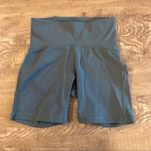 Lululemon train times shorts size 4